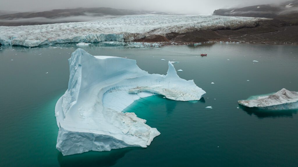 The role of inland ice dynamics in controlling the variable maximum extent of the Laurentide Ice Sheet off southeastern Baffin Island