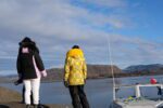 Descendre du bateau: Reconsidérer la responsabilité de la recherche et la dynamique des connaissances dans le domaine de l’éducation aux océans