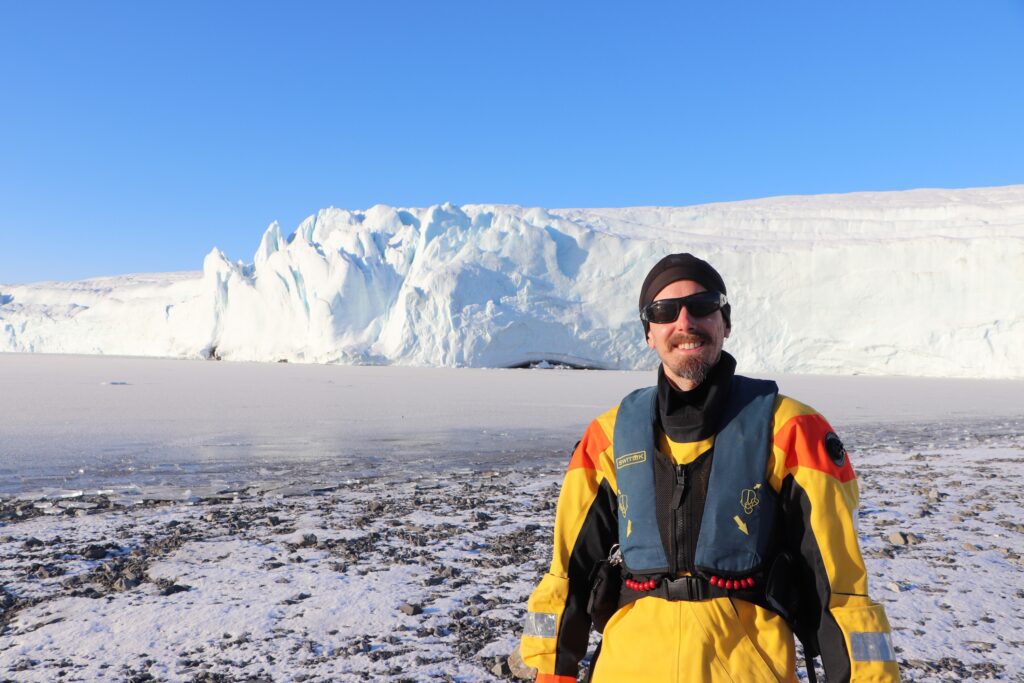Lumière sur un scientifique – Adam Garbo